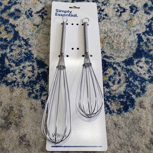Simply Essential Set of 2 Stainless Steel Whisks - Large & Medium Size - Picture 3 of 7